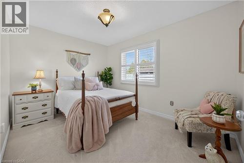 35 Highland Boulevard, Caledonia, ON - Indoor Photo Showing Bedroom