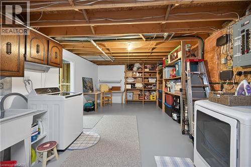 35 Highland Boulevard, Caledonia, ON - Indoor Photo Showing Laundry Room