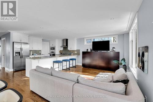 556 Edison Avenue, Ottawa, ON - Indoor