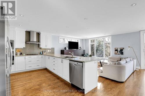 556 Edison Avenue, Ottawa, ON - Indoor Photo Showing Kitchen With Double Sink With Upgraded Kitchen