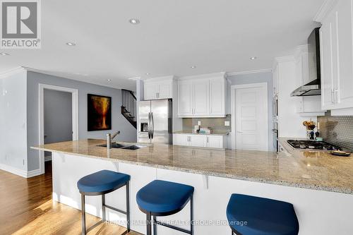 556 Edison Avenue, Ottawa, ON - Indoor Photo Showing Kitchen With Double Sink With Upgraded Kitchen