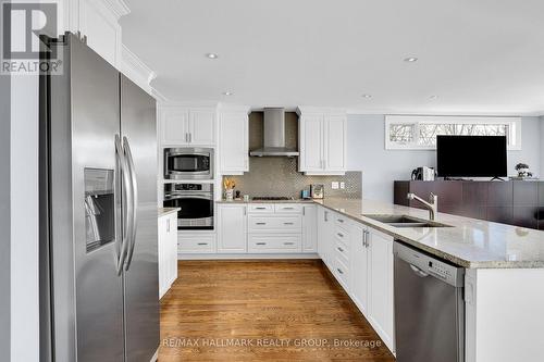 556 Edison Avenue, Ottawa, ON - Indoor Photo Showing Kitchen With Double Sink With Upgraded Kitchen