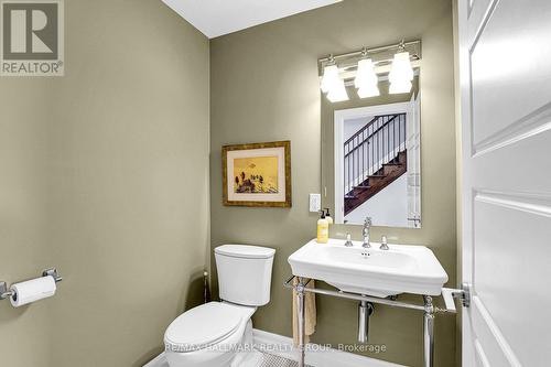 556 Edison Avenue, Ottawa, ON - Indoor Photo Showing Bathroom