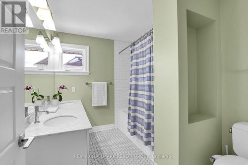 556 Edison Avenue, Ottawa, ON - Indoor Photo Showing Bathroom