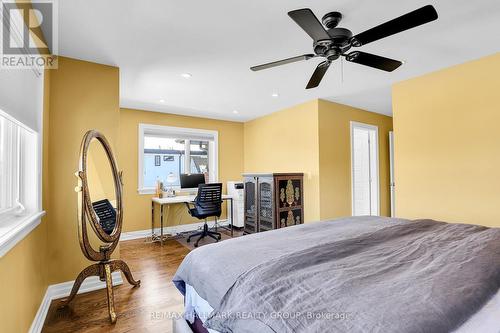 556 Edison Avenue, Ottawa, ON - Indoor Photo Showing Bedroom