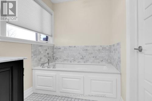 556 Edison Avenue, Ottawa, ON - Indoor