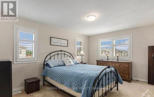 741 Derreen Avenue, Ottawa, ON - Indoor Photo Showing Bedroom