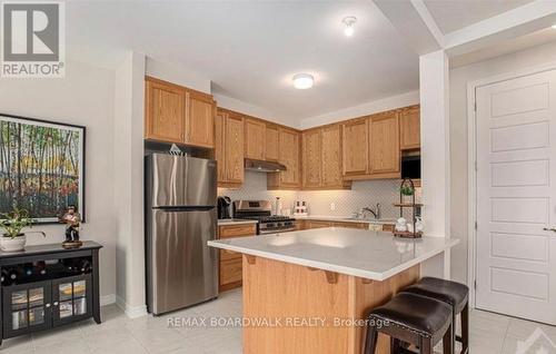 741 Derreen Avenue, Ottawa, ON - Indoor Photo Showing Kitchen With Stainless Steel Kitchen