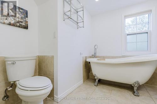 3325 Lakeshore Road, Burlington, ON - Indoor Photo Showing Bathroom