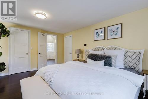 3325 Lakeshore Road, Burlington, ON - Indoor Photo Showing Bedroom