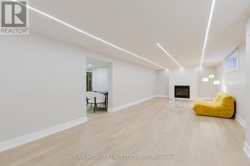 3325 Lakeshore Road, Burlington, ON - Indoor Photo Showing Other Room