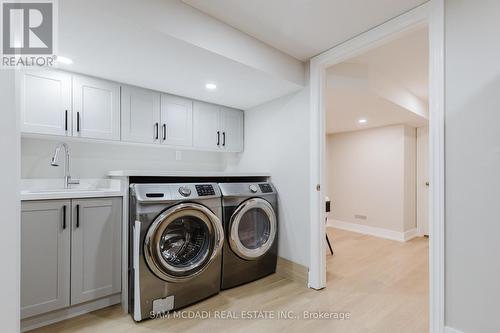 3325 Lakeshore Road, Burlington, ON - Indoor Photo Showing Laundry Room