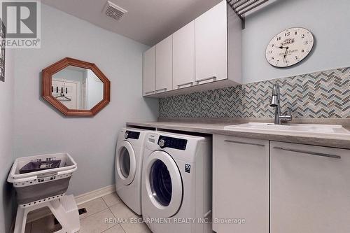 4176 Saunders Crescent, Burlington, ON - Indoor Photo Showing Laundry Room
