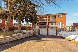 1015 SYESTON COURT  Mississauga, ON L4Y 2W2