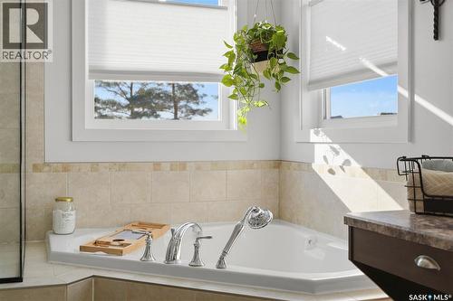 516 Atton Lane, Saskatoon, SK - Indoor Photo Showing Bathroom