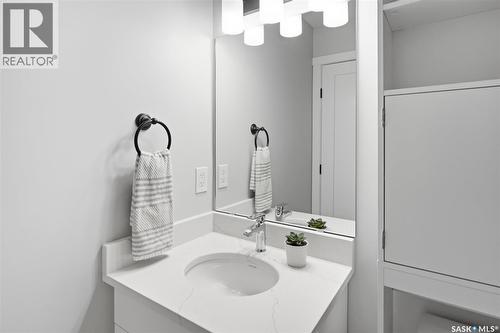 406 Chelsom Manor, Saskatoon, SK - Indoor Photo Showing Bathroom