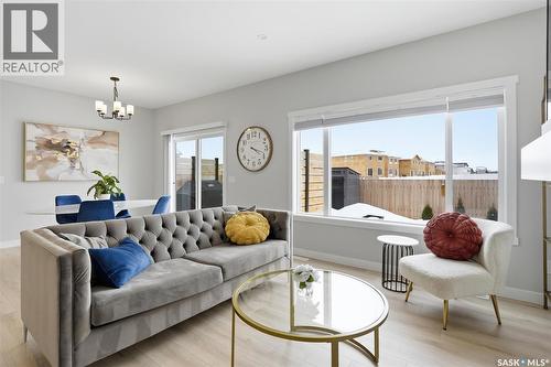 406 Chelsom Manor, Saskatoon, SK - Indoor Photo Showing Living Room