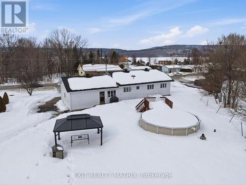 635 Front Road W, Champlain, ON - Outdoor