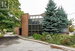6 COLLINSGROVE ROAD  Toronto, ON M1E 3S4