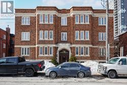 2 - 180 AUGUSTA STREET  Ottawa, ON K1N 8C1