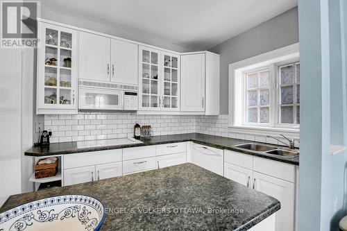 2 - 180 Augusta Street, Ottawa, ON - Indoor Photo Showing Kitchen With Double Sink