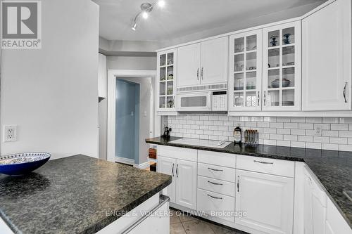 2 - 180 Augusta Street, Ottawa, ON - Indoor Photo Showing Kitchen