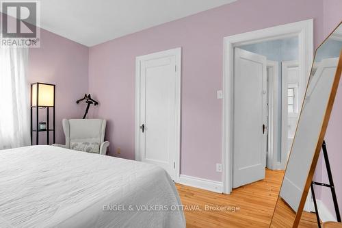 2 - 180 Augusta Street, Ottawa, ON - Indoor Photo Showing Bedroom
