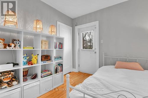 2 - 180 Augusta Street, Ottawa, ON - Indoor Photo Showing Bedroom