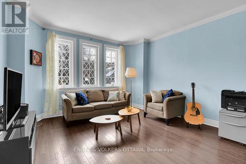 2 - 180 Augusta Street, Ottawa, ON - Indoor Photo Showing Living Room