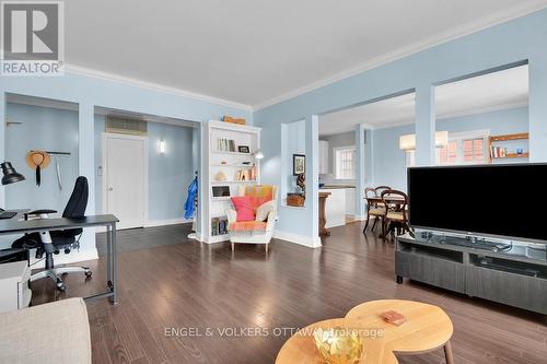 2 - 180 Augusta Street, Ottawa, ON - Indoor Photo Showing Living Room