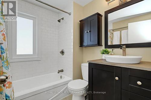 321 Donald Street, Ottawa, ON - Indoor Photo Showing Bathroom