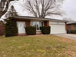 3195 VALMARIE AVENUE  Mississauga, ON L5C 2A4