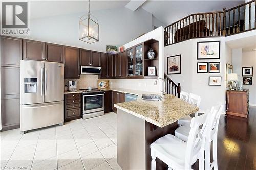 4176 Saunders Crescent, Burlington, ON - Indoor Photo Showing Kitchen With Stainless Steel Kitchen With Double Sink With Upgraded Kitchen