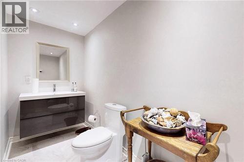 4176 Saunders Crescent, Burlington, ON - Indoor Photo Showing Bathroom