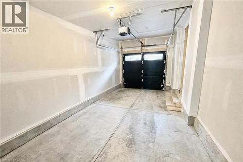 5000 Connor Drive Unit# 47, Beamsville, ON - Indoor Photo Showing Garage