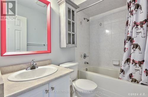 1838 Imperial Way, Burlington, ON - Indoor Photo Showing Bathroom