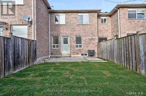 1838 Imperial Way, Burlington, ON - Outdoor With Exterior