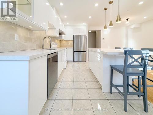 1838 Imperial Way, Burlington, ON - Indoor Photo Showing Kitchen With Upgraded Kitchen