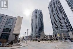 906 - 9 VALHALLA INN ROAD  Toronto, ON M9B 0B2