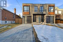 23B MAPLE AVENUE N  Mississauga, ON L5H 2S1