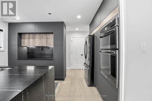 108 Greenshire Drive, Hamilton, ON - Indoor Photo Showing Kitchen