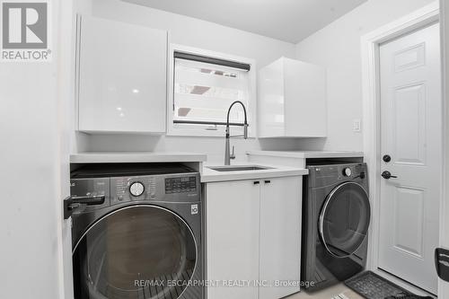 108 Greenshire Drive, Hamilton, ON - Indoor Photo Showing Laundry Room