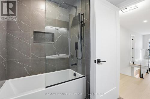108 Greenshire Drive, Hamilton, ON - Indoor Photo Showing Bathroom