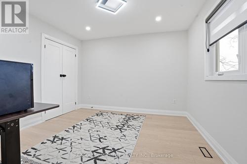 108 Greenshire Drive, Hamilton, ON - Indoor Photo Showing Other Room