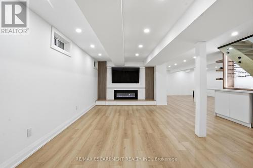 108 Greenshire Drive, Hamilton, ON - Indoor