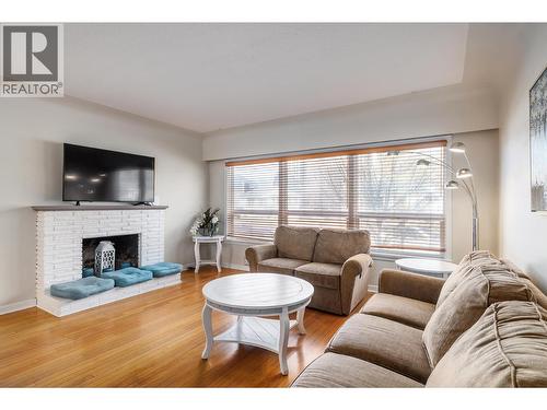 751 Saucier Avenue  Kelowna, BC V1Y 6A4