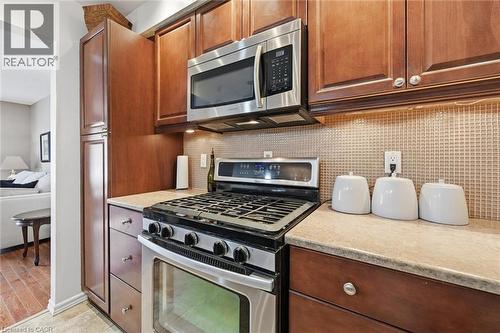 2223 Manchester Drive, Burlington, ON - Indoor Photo Showing Kitchen