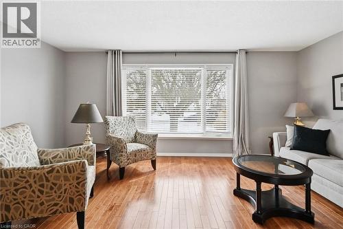 2223 Manchester Drive, Burlington, ON - Indoor Photo Showing Living Room