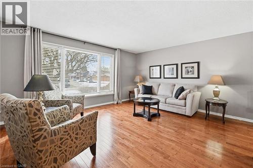 2223 Manchester Drive, Burlington, ON - Indoor Photo Showing Living Room