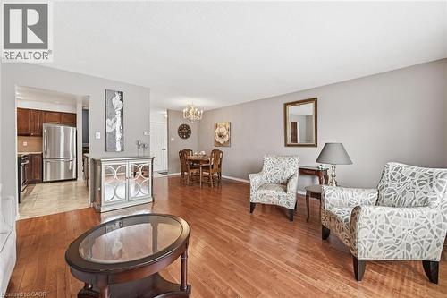 2223 Manchester Drive, Burlington, ON - Indoor Photo Showing Living Room